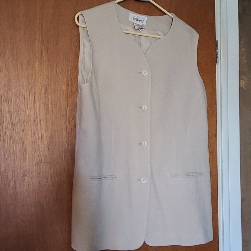 Suit vest with shorts